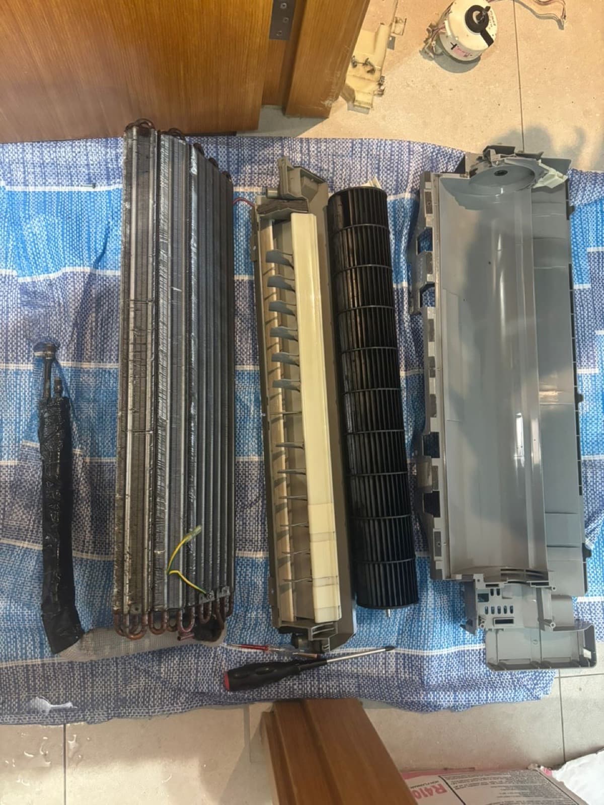 Fan coil stripped for an overhaul